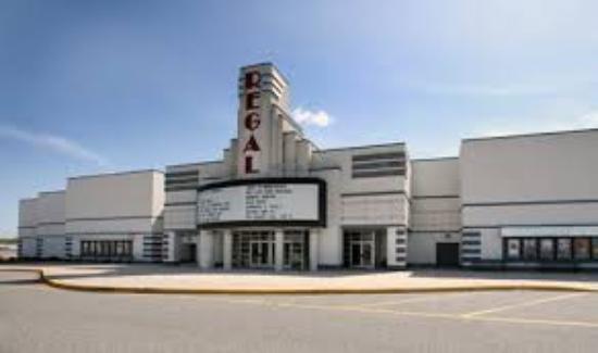 Regal Cumberland Mall Stadium 14